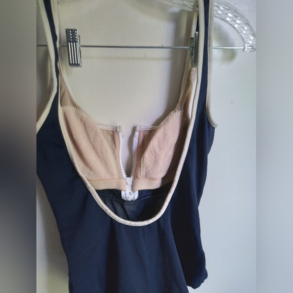 NWOT mesh classic nautical bathing suit - Picture 8 of 15